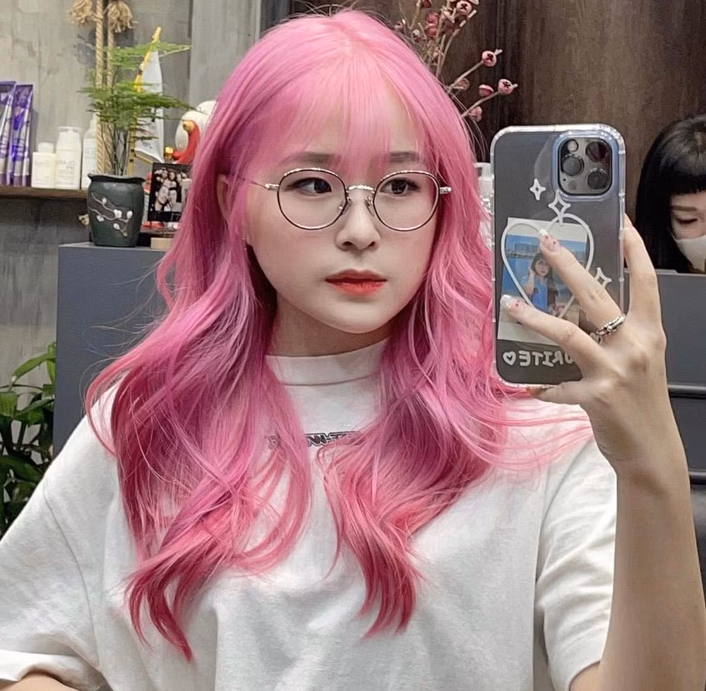 Hiện tại, ở tuổi 20, Chao được nhận xét nhan sắc ngày càng thăng hạng, dậy thì thành công.