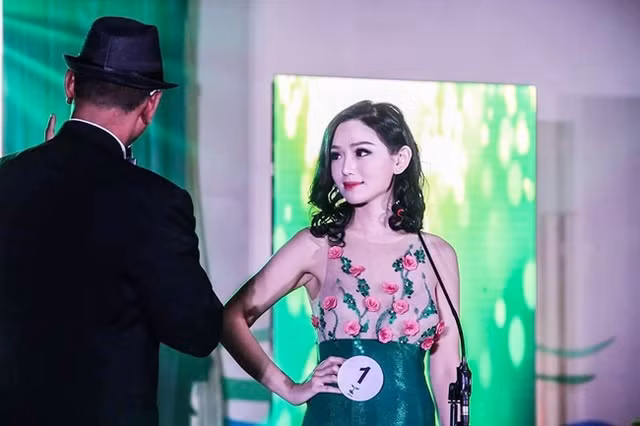 Đồng thời, nữ bác sĩ Malaysia cũng bày tỏ sự trân trọng tới các đồng nghiệp của mình, những con người đang ngày đêm làm việc dù phải đối mặt với nguy cơ nhiễm bệnh cao.