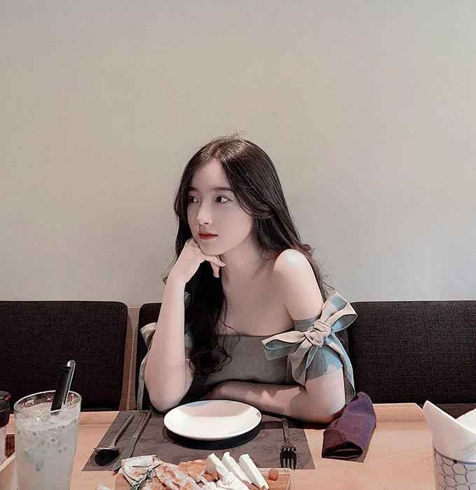 Dưới bài đăng trên trang cá nhân, Uyên Nguyễn nhận được nhiều lời khen của bạn bè. “Ngon xỉu em ơi”; “Ái chà”; “Đẹp quá”…