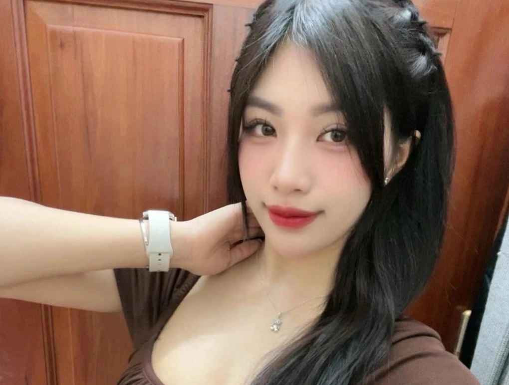 Không chỉ có gương mặt ưa nhìn, Anh Thơ còn sở hữu chiều cao ấn tượng 1,72 m.