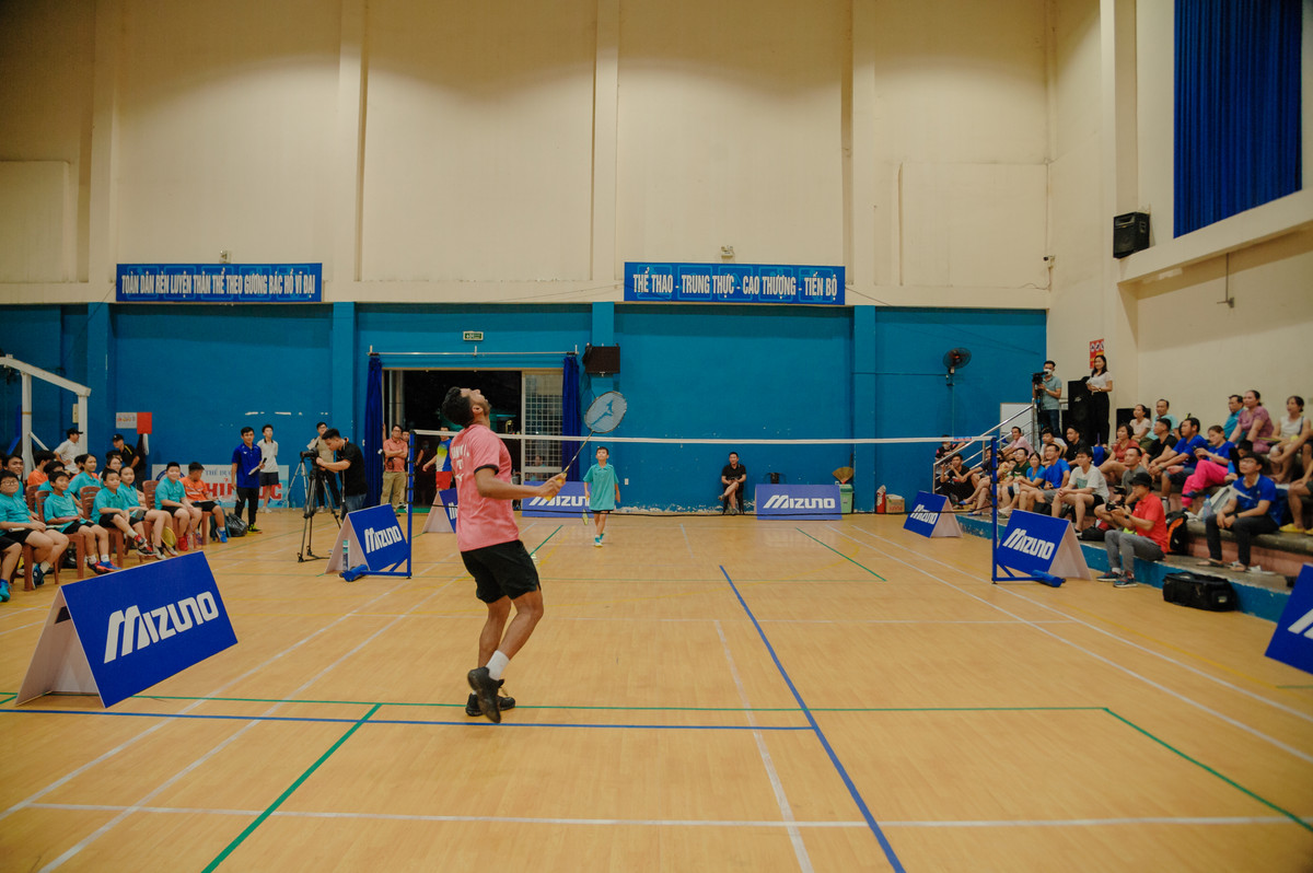 Tay vợt từng 3 lần thắng Lin Dan chia sẻ: "Bản thân tôi luôn giữ cho mình một lối sống lành mạnh và rèn luyện đều đặn mỗi ngày, đặc biệt, khi có cơ hội giao lưu, thi đấu tôi đều tham gia để bản thân được cọ xát, nâng cao khả năng, kỹ thuật cá nhân. Mỗi VĐV sẽ có sức chịu đựng cũng như khả năng tiếp thu khác nhau, nên ngoài việc tập luyện theo giáo án của HLV, tự bản thân bạn phải cố gắng khổ luyện bằng nhiều cách nếu muốn đạt trình độ đỉnh cao".