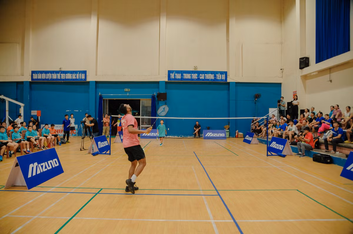 Tay vợt từng 3 lần thắng Lin Dan chia sẻ: "Bản thân tôi luôn giữ cho mình một lối sống lành mạnh và rèn luyện đều đặn mỗi ngày, đặc biệt, khi có cơ hội giao lưu, thi đấu tôi đều tham gia để bản thân được cọ xát, nâng cao khả năng, kỹ thuật cá nhân. Mỗi VĐV sẽ có sức chịu đựng cũng như khả năng tiếp thu khác nhau, nên ngoài việc tập luyện theo giáo án của HLV, tự bản thân bạn phải cố gắng khổ luyện bằng nhiều cách nếu muốn đạt trình độ đỉnh cao".