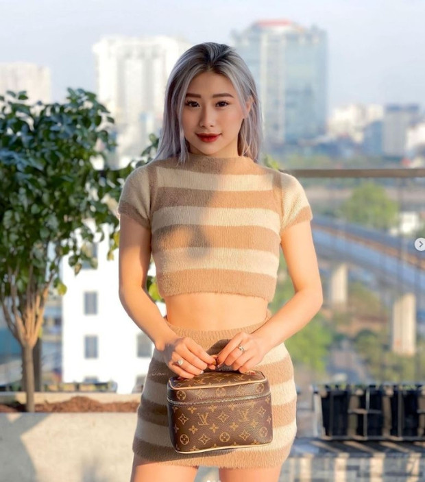 Tuy nhiên từ khi thông báo về quyết định giải nghệ, Phạm Như Phương dành nhiều thời gian làm các công việc trên MXH. Người đẹp Hà Nội được yêu thích nhiều hơn từ những buổi livestream hài hước, tình tứ với bạn trai Việt kiều.