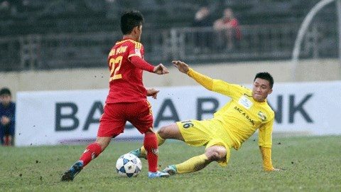 Trong trận đấu giữa SLNA với Hùng Vương An Giang trên sân Vinh tại Vòng 7 V-League 2014, hậu vệ Trần Đình Đồng vào bóng bằng cả 2 chân khiến tiền vệ Anh Hùng bên phía đội khách bị gãy chân, phải đi cấp cứu.