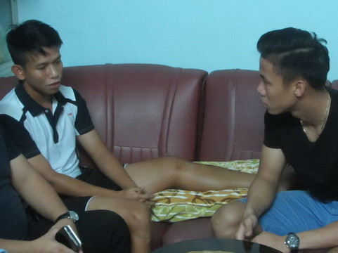 Còn Quế Ngọc Hải bị treo giò 6 tháng và phải trả 800 triệu đồng chi phí chữa trị cho Anh Khoa.