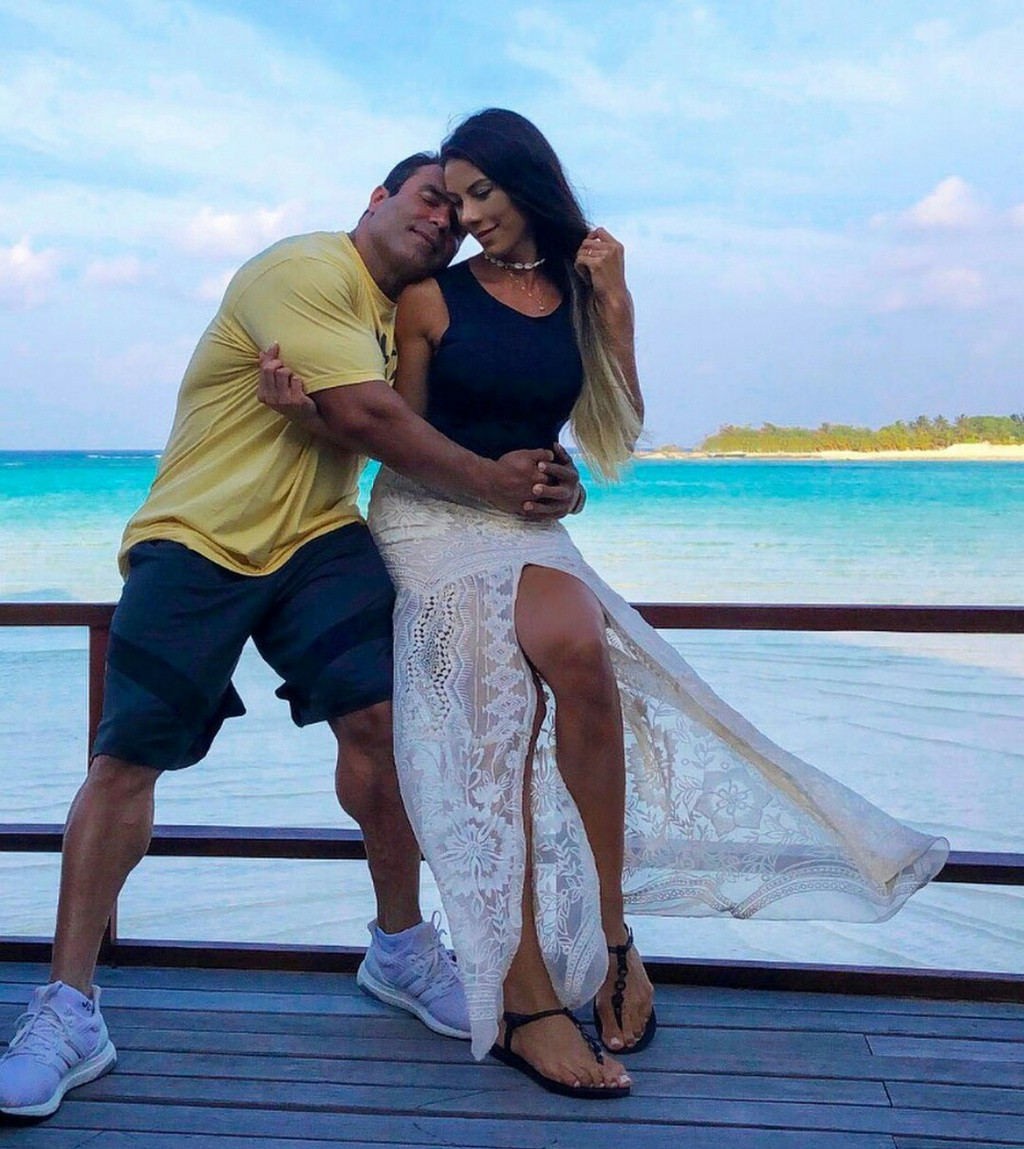 Trong khẩu phần ăn hàng ngày, Carol Saraiva luôn chọn các món chứa nhiều protein, chất béo và carbohydrate. Cô tránh dùng những thực phẩm chế biến sẵn như đồ ngọt và đồ ăn nhanh.