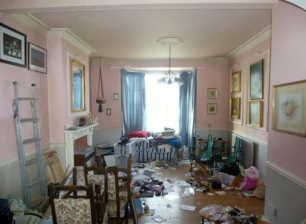 Nhân viên bất động sản đã lập tức giúp gia đình liên hệ với người thuê nhà. Người đàn ông nói rằng anh ta đã không trở về nhà suốt một tuần, và có thể đã xảy ra một vụ đột nhập ăn trộm. Ảnh minh hoạ.