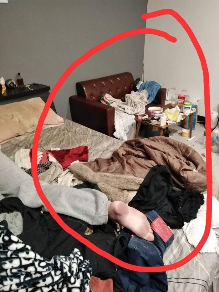 Vị khách nam sau đó giải thích rằng anh ta từng cho một người bạn ở nhờ nhưng người này lại không trả lại chìa khóa sau khi rời đi. Chính máy tính xách tay của anh ta cũng bị người bạn lấy trộm. Ảnh minh hoạ.