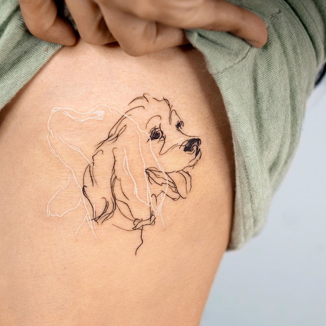 Không chỉ đơn thuần là hình xăm mực trắng, nhiều hàng còn kết hợp cùng mực đen tạo nên những hình xăm pha trộn vừa độc đáo lại vừa nghệ thuật.