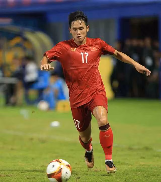 Trong bối cảnh Đoàn Văn Hậu chưa thể trở lại, nhiều khả năng HLV Troussier sẽ sử dụng Võ Minh Trọng bên hành lang trái.