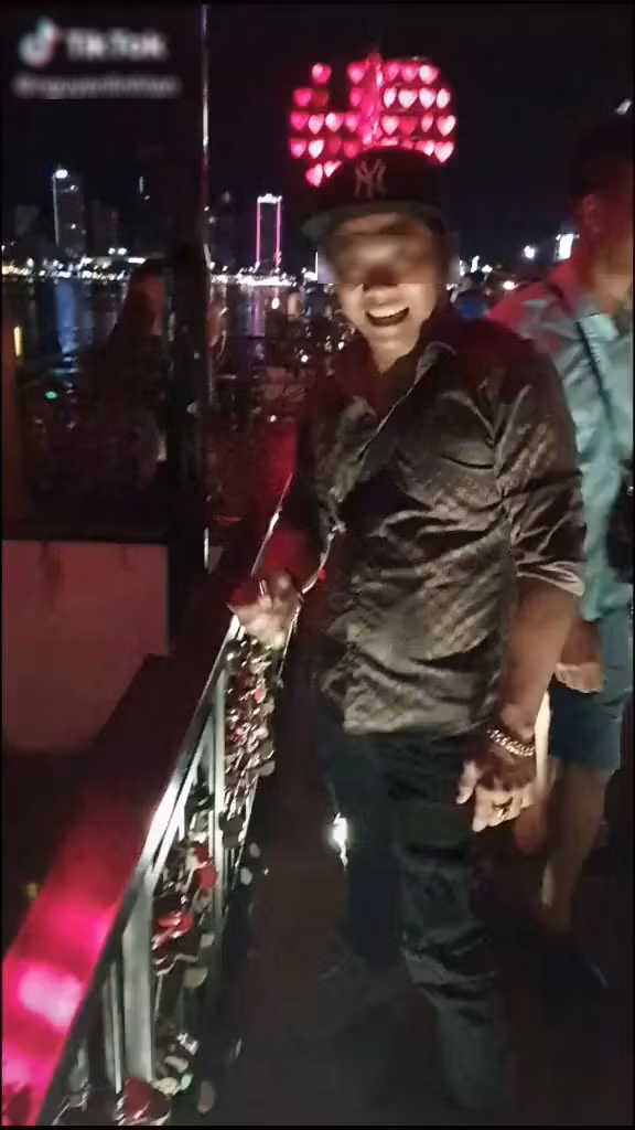 Pha khoa cau tinh yeu Da Nang, nam thanh nien gay buc xuc