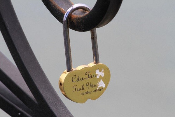 Quá bức xúc với hành xử vô duyên của nam thanh niên tên T., cộng đồng mạng đồng loạt phản ứng.