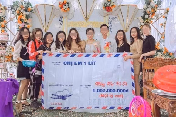 Và cùng với sự phát triển của xã hội, chuyện mừng phong bì cưới thế nào cho độc đáo cũng được rất nhiều thanh niên trẻ quan tâm.