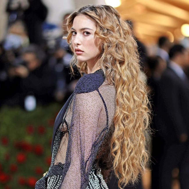 Vào năm 2019, Horse Sports đã vinh danh Eve ấy là 1 trong 5 vận động viên cưỡi ngựa dưới 25 tuổi hàng đầu thế giới.