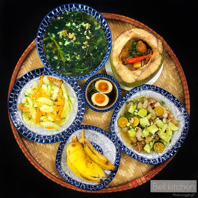 Có người từng nói: đàn ông rất đơn giản, muốn chiếm trọn trái tim họ con đường ngắn nhất là qua bao tử. Và để nói về một người phụ nữ của gia đình thì phải nói nấu ăn là một trong những yếu tố tạo nên nó. Căn bếp chính là nơi bộc lộ rõ nhất khí chất của một người phụ nữ không phải hay sao?". Gái xinh đến từ Hà Giang cho biết.