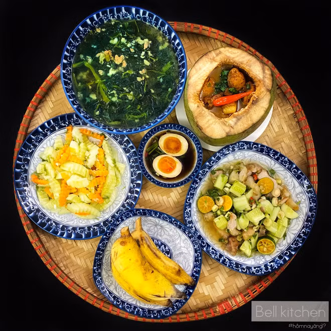 Có người từng nói: đàn ông rất đơn giản, muốn chiếm trọn trái tim họ con đường ngắn nhất là qua bao tử. Và để nói về một người phụ nữ của gia đình thì phải nói nấu ăn là một trong những yếu tố tạo nên nó. Căn bếp chính là nơi bộc lộ rõ nhất khí chất của một người phụ nữ không phải hay sao?". Gái xinh đến từ Hà Giang cho biết.