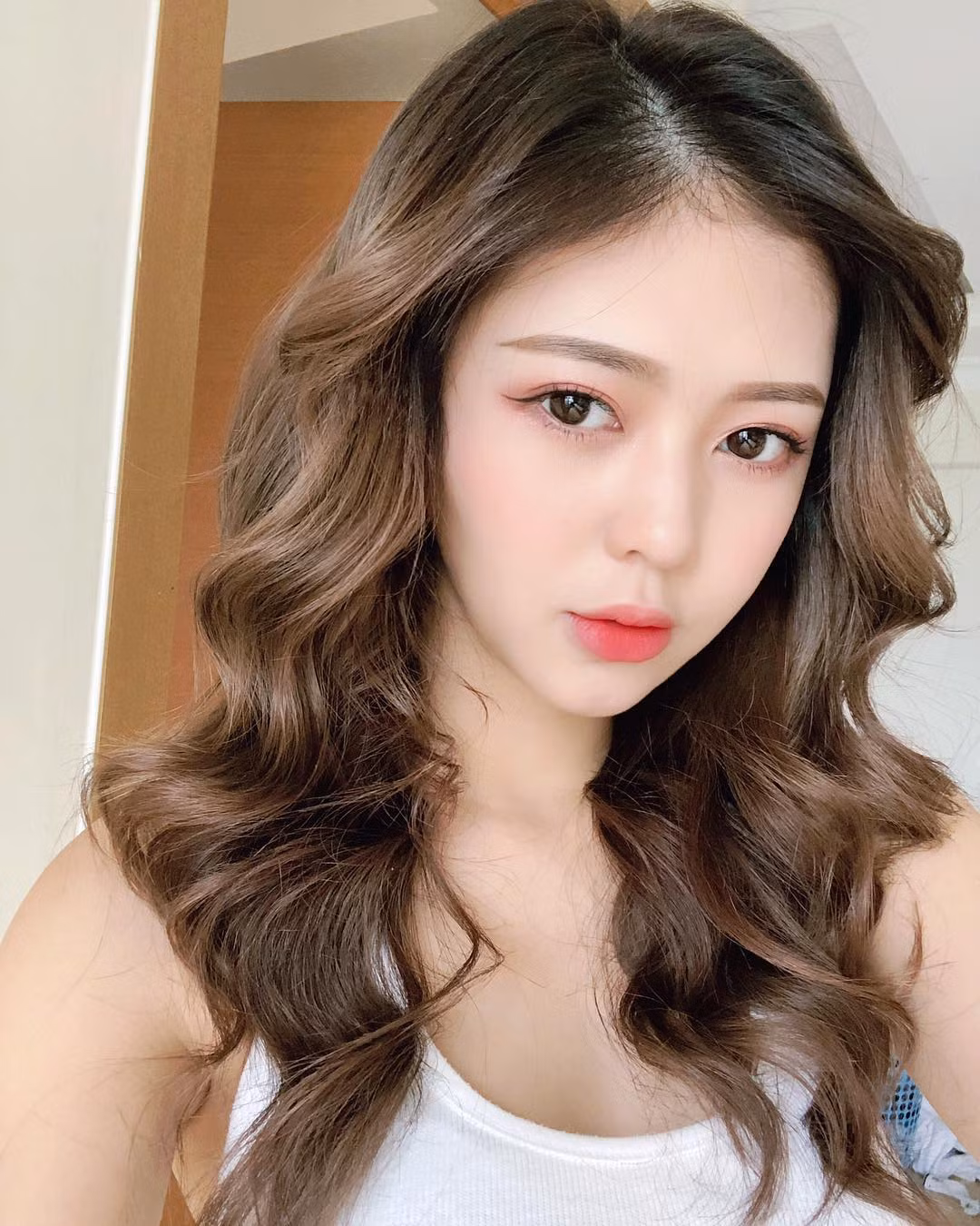 Tuy nhiên, chuyện tình Liz Kim Cương và Trịnh Thăng Bình đã chấm dứt. Trong khi nam ca sĩ "Vỡ tan" cho biết sau những mối tình trong quá khứ anh không muốn khán giả nhắc nhiều đến mình với những câu chuyện đời tư. Về phía Liz Kim Cương, cô cũng không muốn đề cập nhiều đến vấn đề cá nhân sau khi hết duyên với nam nhạc sĩ, ca sĩ đào hoa.