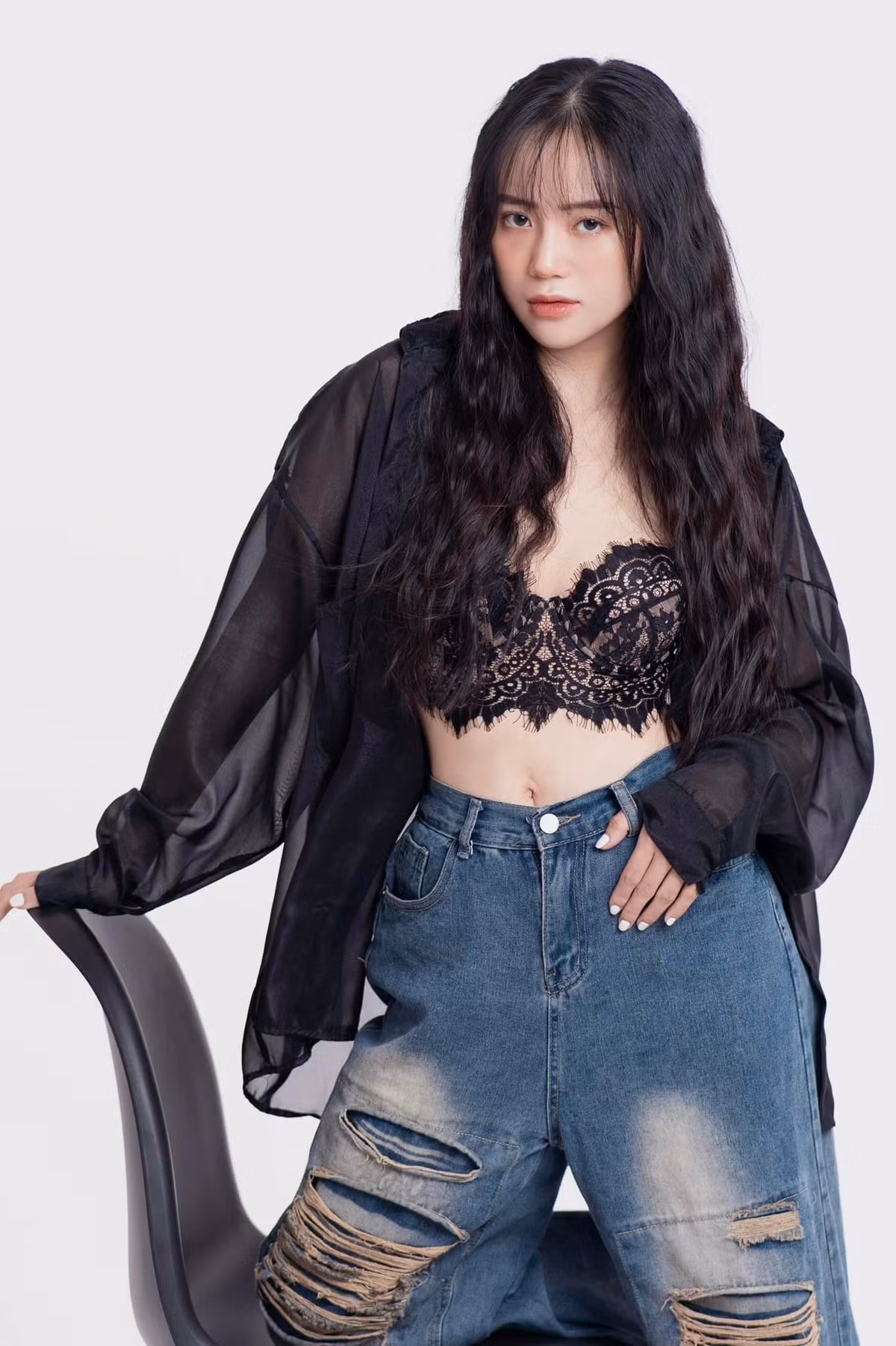 Mai Linh Zuto cũng "quen mặt" với nhiều bạn trẻ thông qua các clip của Welax và Trắng TV.