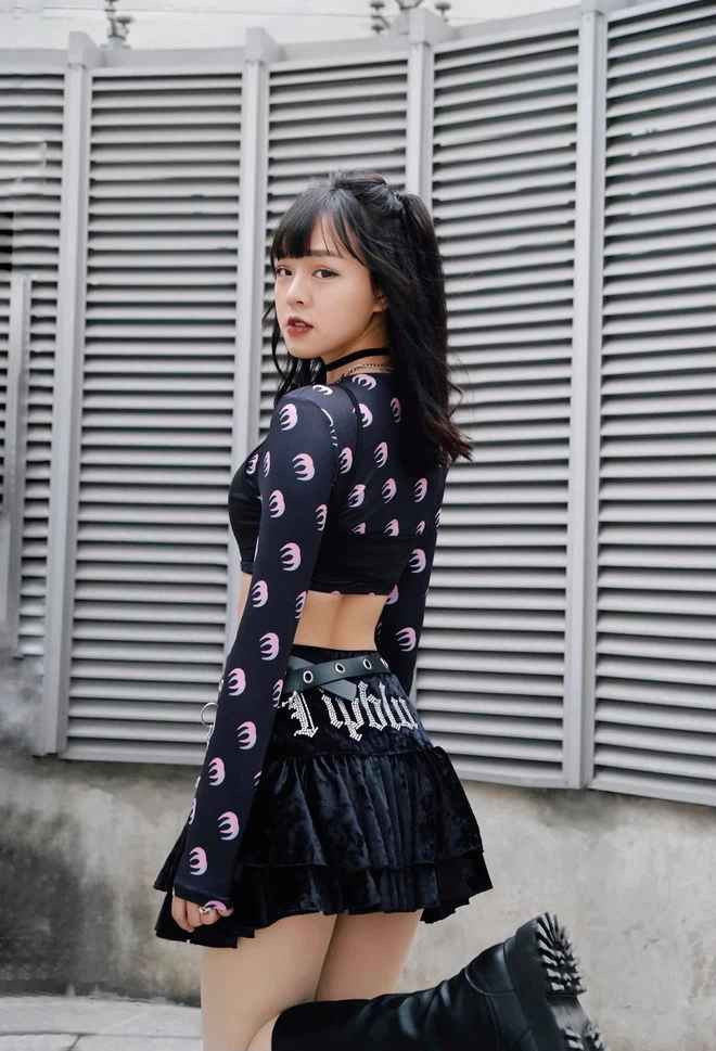 Khi nghe tin Thảo Trang trở thành nữ MC cho các giải đấu PUBG Mobile tại Việt Nam, không ít người theo dõi cực kỳ phấn khởi. Bởi bây giờ, họ không chỉ được chiêm ngưỡng kỹ năng cao của các tuyển thủ, lại tranh thủ được ngắm gái xinh với khả năng dẫn dắt truyền cảm, có tính chuyên môn cao.