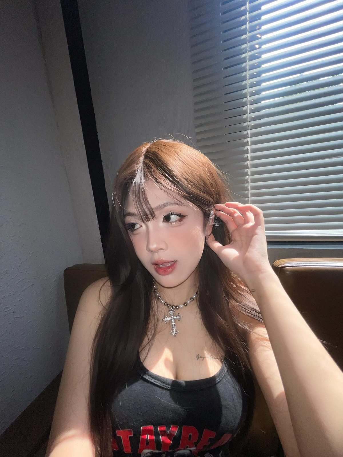 Những bức ảnh này không chỉ giúp gái xinh khoe được sự rạng rỡ của bản thân mà còn thể hiện được sự tự tin, mạnh mẽ và không ngại thể hiện cá tính riêng biệt.