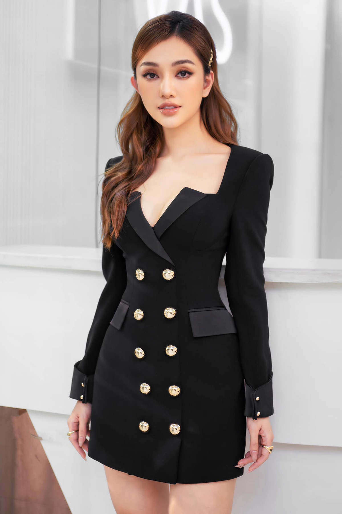 Vân Anh cho rằng, được làm việc mình yêu thích, những mẫu thiết kế luôn là "đứa con tinh thần" để chị ngày một hoàn thiện và đưa thương hiệu của mình đi xa hơn nữa.