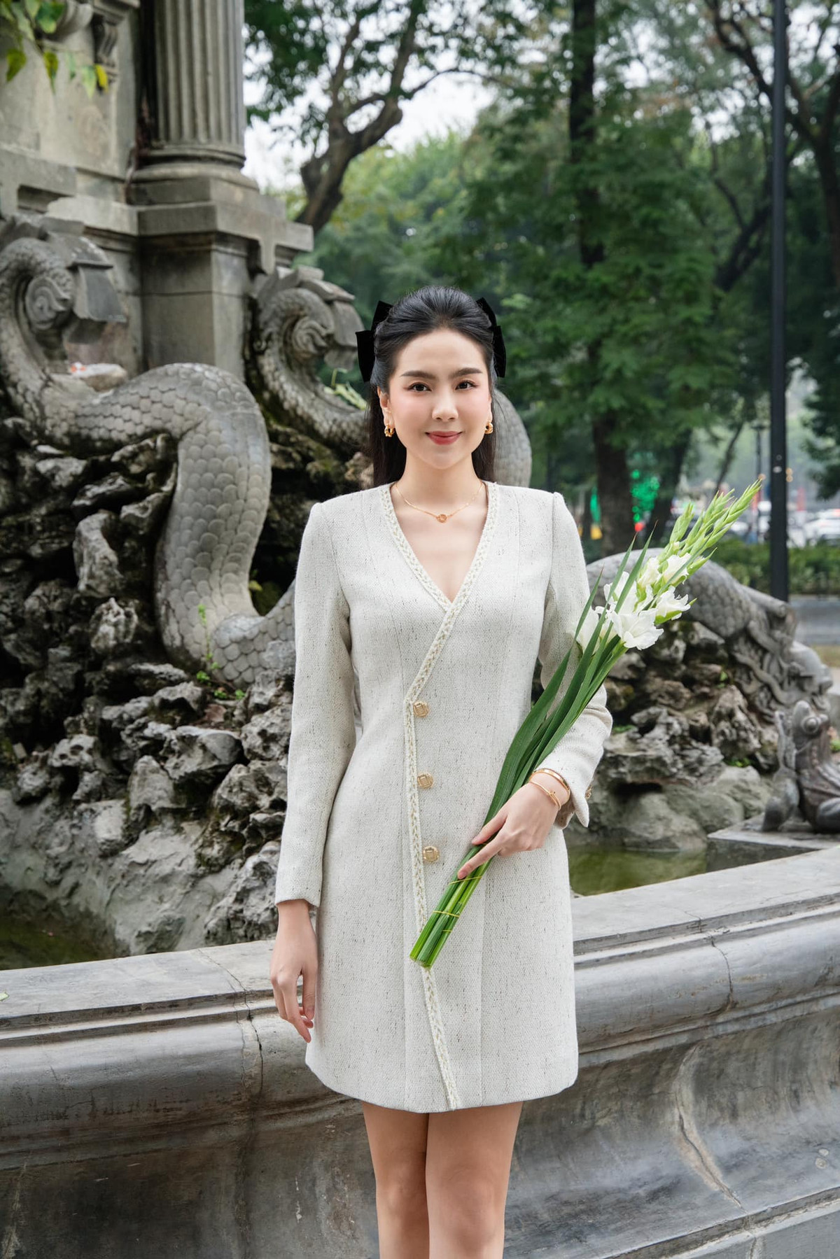 Dù chăm chỉ chia sẻ hình ảnh trên mạng xã hội, Mai Ngọc hiếm khi để chồng xuất hiện. Tuy nhiên, người đẹp không giấu được sự hạnh phúc, ngọt ngào mà chồng dành cho mình những dịp đặc biệt.