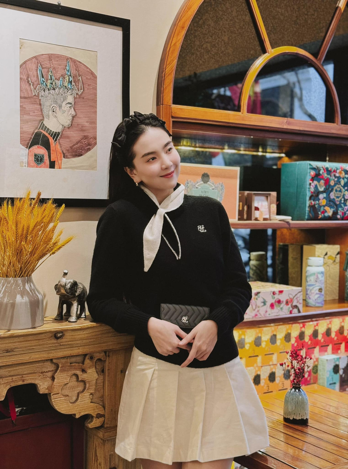 Nhờ tập gym, chạy bộ, đạp xe... Mai Ngọc giữ được cơ thể săn chắc, vóc dáng eo thon.