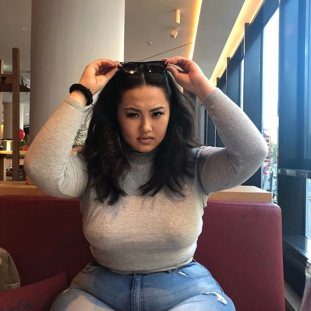 Là một người truyền cảm hứng, Sarah Kim cổ vũ những người trẻ tuổi dám theo đuổi ước mơ và không sợ thất bại. Cô cho rằng tốt hơn là nên thất bại khi còn trẻ.