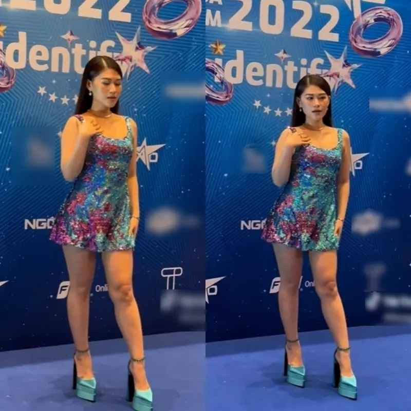 "Rất nhiều người cũng nói chị nên thay stylist. Chị rất thương. Có những bộ đồ đẹp ảnh làm chẳng ai để ý nhiều bằng những thiết kế chẳng may nó xấu. Từ những lần kém đẹp đó, mọi người cứ gán vào là 'Ngọc Thanh Tâm mặc đồ phèn', 'đắp hàng hiệu mà không sang nổi', 'không có gu',... Nhiều người cũng nói sao đồ hàng ngày đẹp vậy mà cứ đi sự kiện là 'xu'. Nhưng thật ra đồ hàng ngày cũng là do stylist làm, không thể nào lên phân trần từng cái comment một", Ngọc Thanh Tâm cho biết.