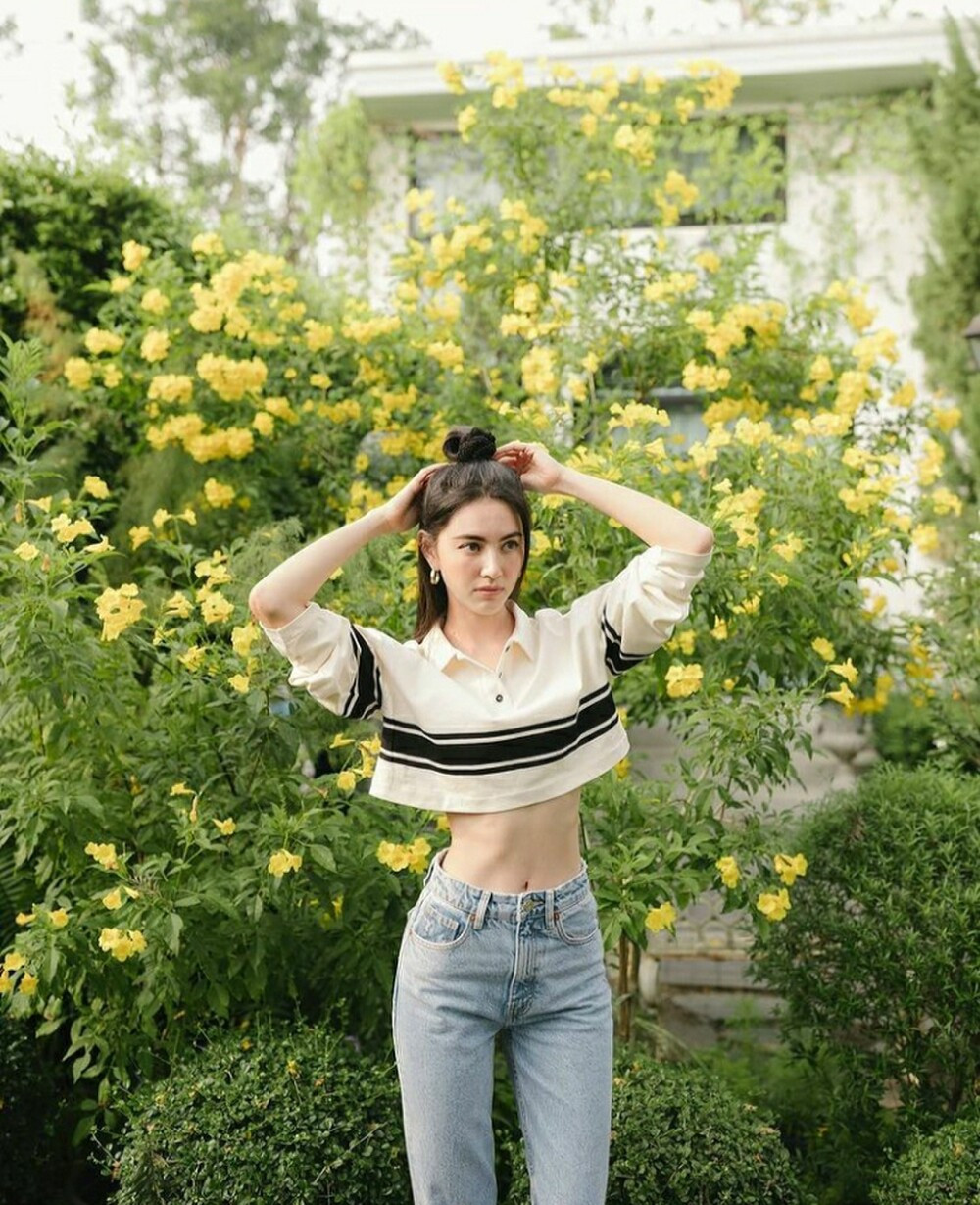 Với sự biến hóa đa dạng trong phong cách thời trang, Mai Davika ngày càng được mọi người yêu thích và đánh giá cao.