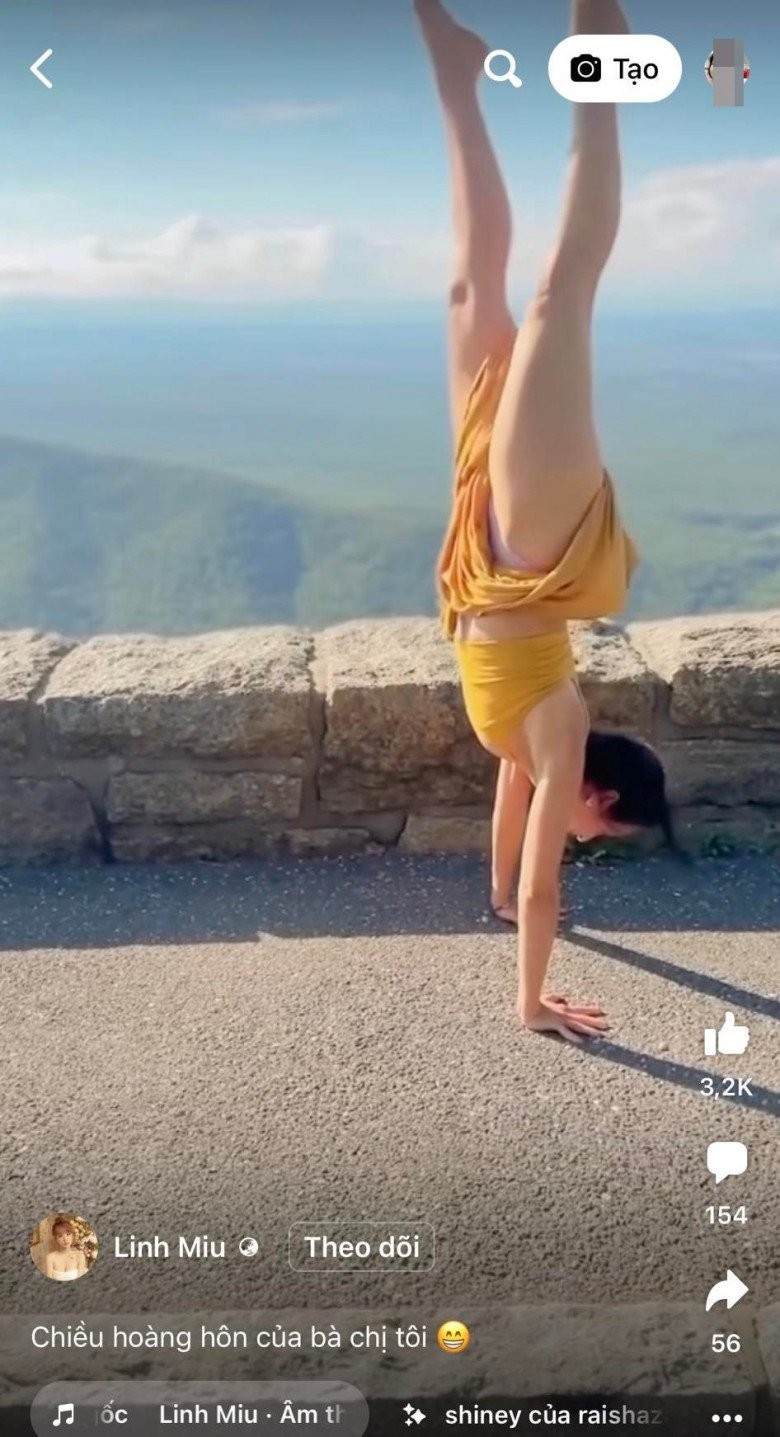 Người đẹp diện 1 thiết kế màu vàng với chiếc áo là dáng croptop ôm sát nhưng thứ gây tranh cãi chính là chiếc quần.