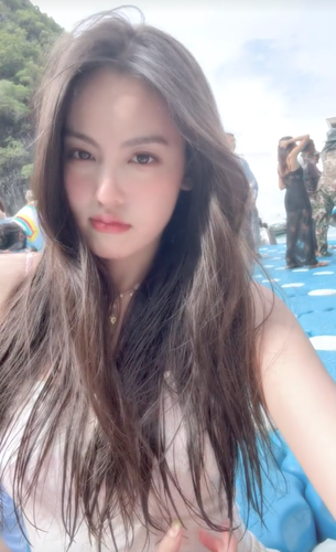 Đây cũng không phải là lần đầu tiên Mỹ Hàn để lộ mặt mộc hay diện mạo giản dị, gần gũi.