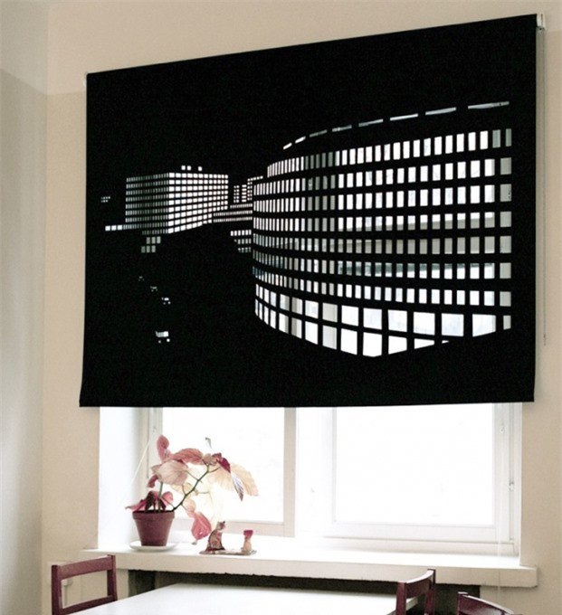 Ngủ ngon hơn với rèm cửa màu đen đục lỗ tạo khung cảnh thành phố về đêm tuyệt đẹp