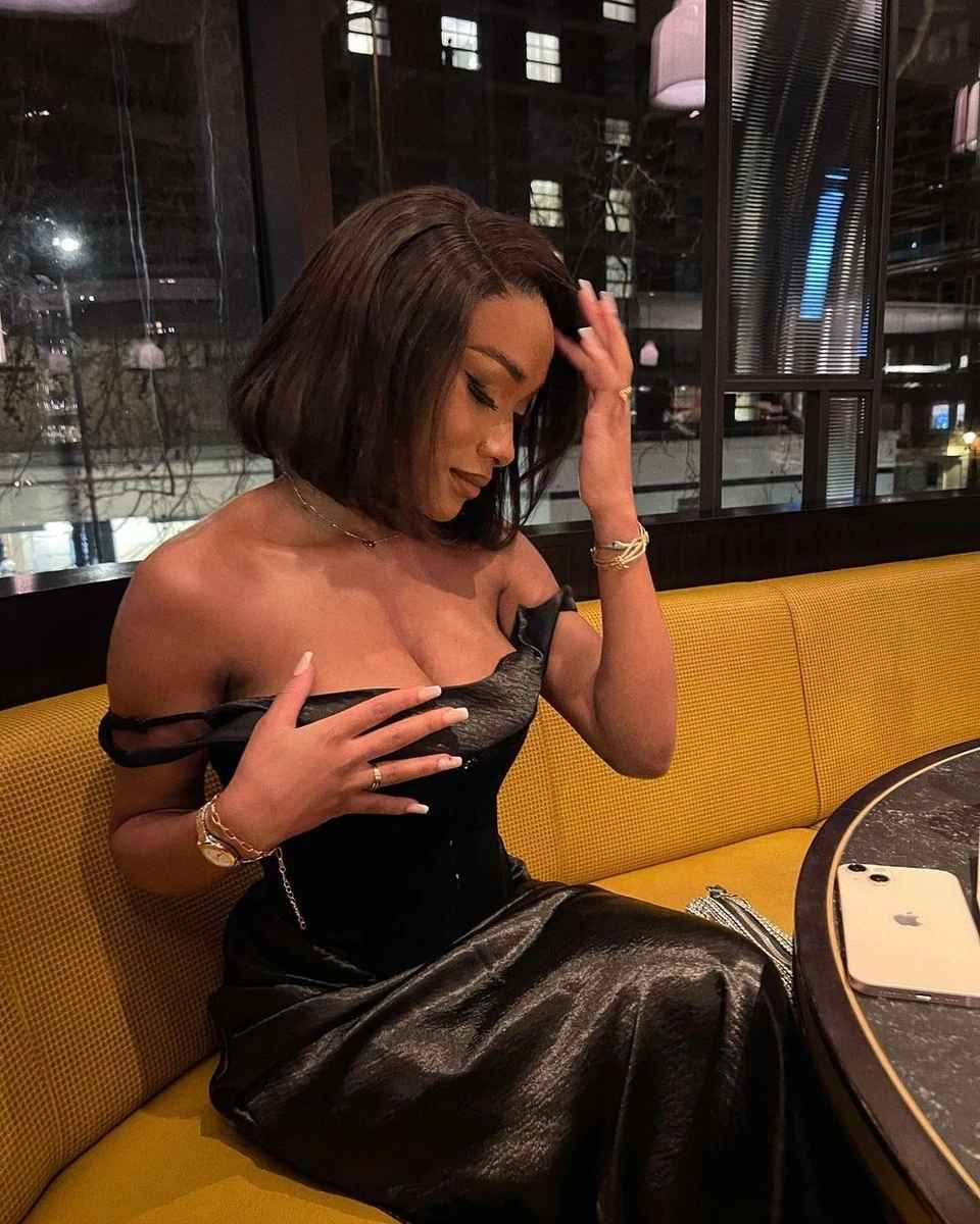 Nhiều người hâm mộ tuyên bố Tolami là WAG nổi bật nhất mùa giải hay tờ Vogue Anh dành nhiều lời khen, cho rằng cô đã thổi sức sống vào dàn WAG của Tam Sư.