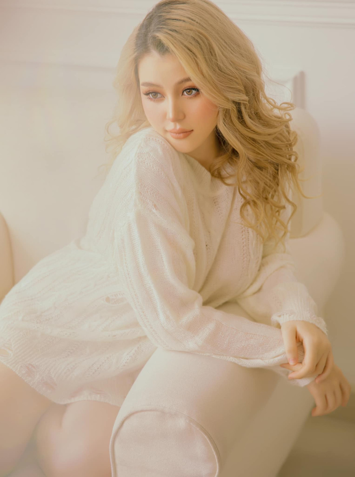 Với điểm mạnh về hình thể, số đo 3 vòng nóng bỏng, quyến rũ cùng những đường cong chết người của hot girl Sunna khiến các đấng mày râu phải xao xuyến.