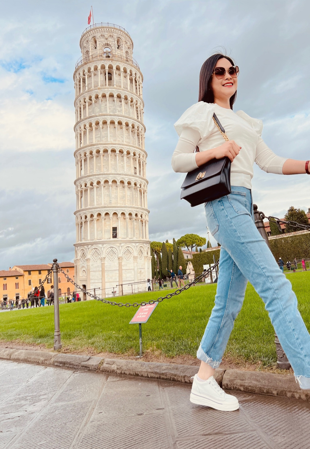 Trong bằng khen cũng có tên "Chương trình Phố tài chính" và đó là niềm tự hào của cô và cả ekip thực hiện chương trình vì đã nỗ lực trong suốt thời gian qua, cũng như có thể đóng góp một phần nhỏ bé vào sự phát triển chung của ngành tài chính, chứng khoán nước nhà.