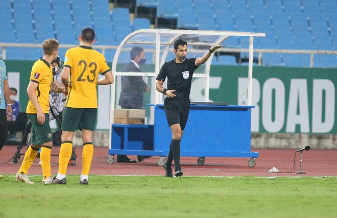 "Phạt đền" vốn rất nhạy cảm với đội tuyển Việt Nam. Bởi hôm 2/6, các học trò HLV Park Hang Seo thua ngược Ả Rập Xê-út vì nhận đến hai quả 11m.