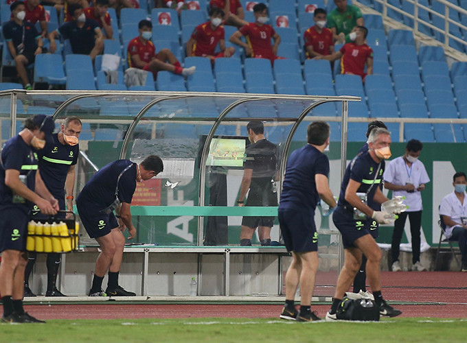 Ở vòng loại thứ hai, đội tuyển Việt Nam cũng chịu đến ba quả phạt đền trước Thái Lan, Malaysia và UAE, trở thành đội tuyển chịu nhiều quả phạt đền nhất trong số 12 đội lọt vào vòng loại thứ ba World Cup 2022 - khu vực châu Á.