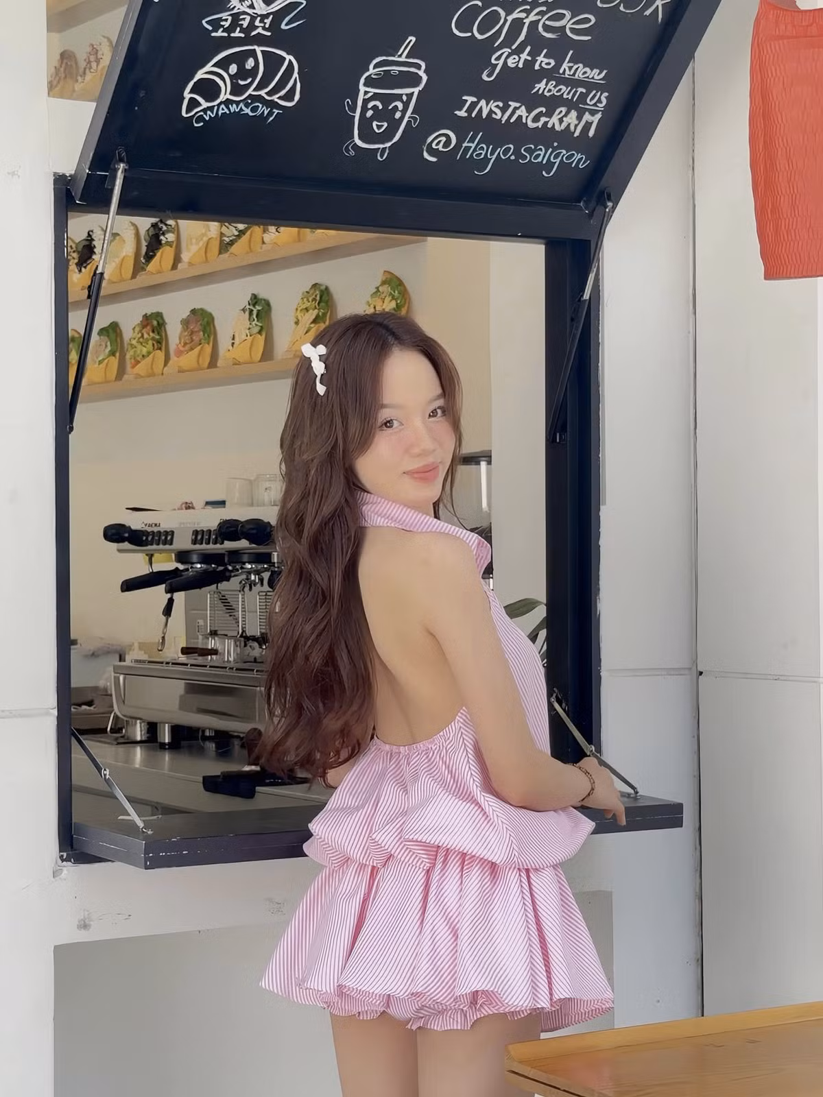 Thay vì để quá khứ cản trở, Mèo Trái Đất chọn cách thay đổi chính mình, từ việc chú trọng vào nội dung cho đến cách tương tác với người hâm mộ.