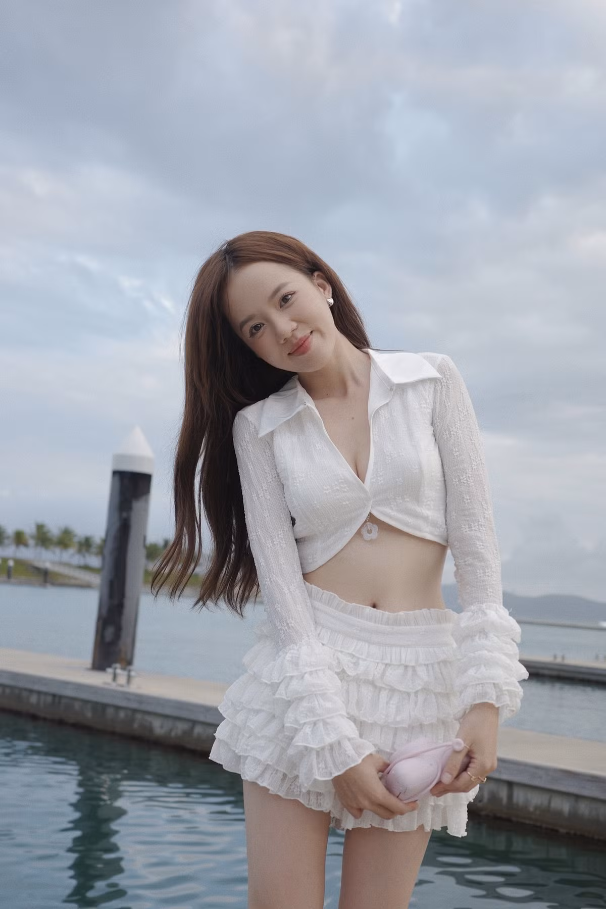 Mèo Trái Đất cũng không quên chăm sóc bản thân và phát triển những sở thích cá nhân, từ việc du lịch, học hỏi thêm các kỹ năng mới đến việc dành thời gian cho gia đình và bạn bè.