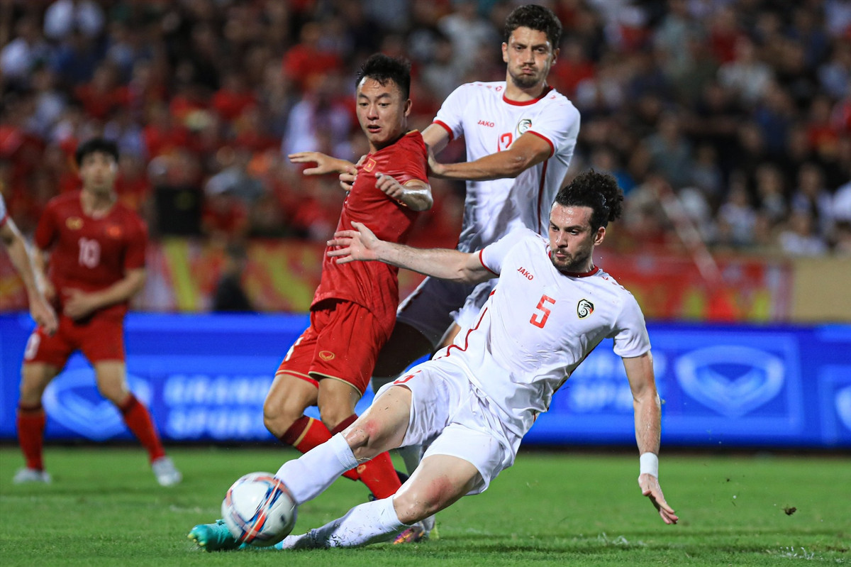 Thái Sơn đã thi đấu tốt và khiến đối thủ phải lu mờ trước sự cơ động và mạnh mẽ của mình.