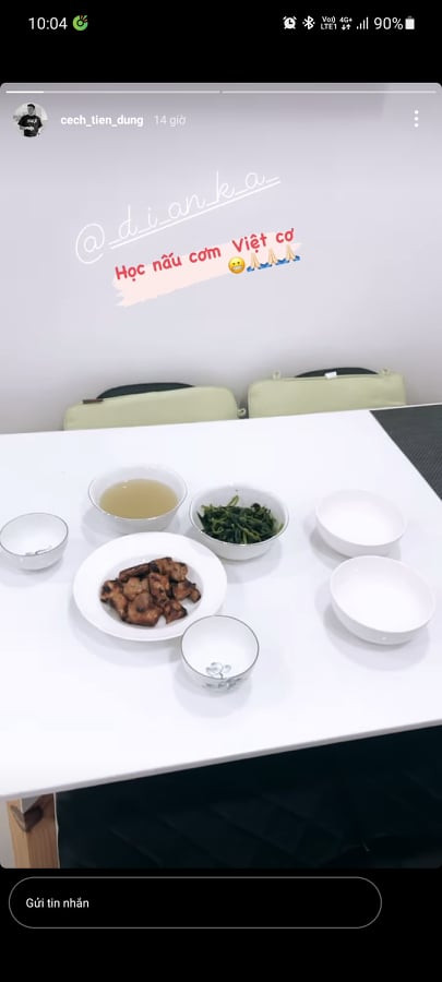 Mới đây, trên dòng story của mình, Bùi Tiến Dũng đã khoe bạn gái Tây của mình tập tành nấu ăn theo phong vị Việt Nam.