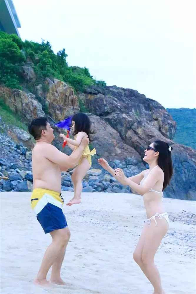 Sau thời gian dài bận rộn với công việc, mới đây Đoàn Di Băng đã rủ các chị em gái đi du lịch. Suốt chuyến đi, "nữ đại gia quận 7" liên tục khoe những hình ảnh sống ảo chất hơn nước cất.