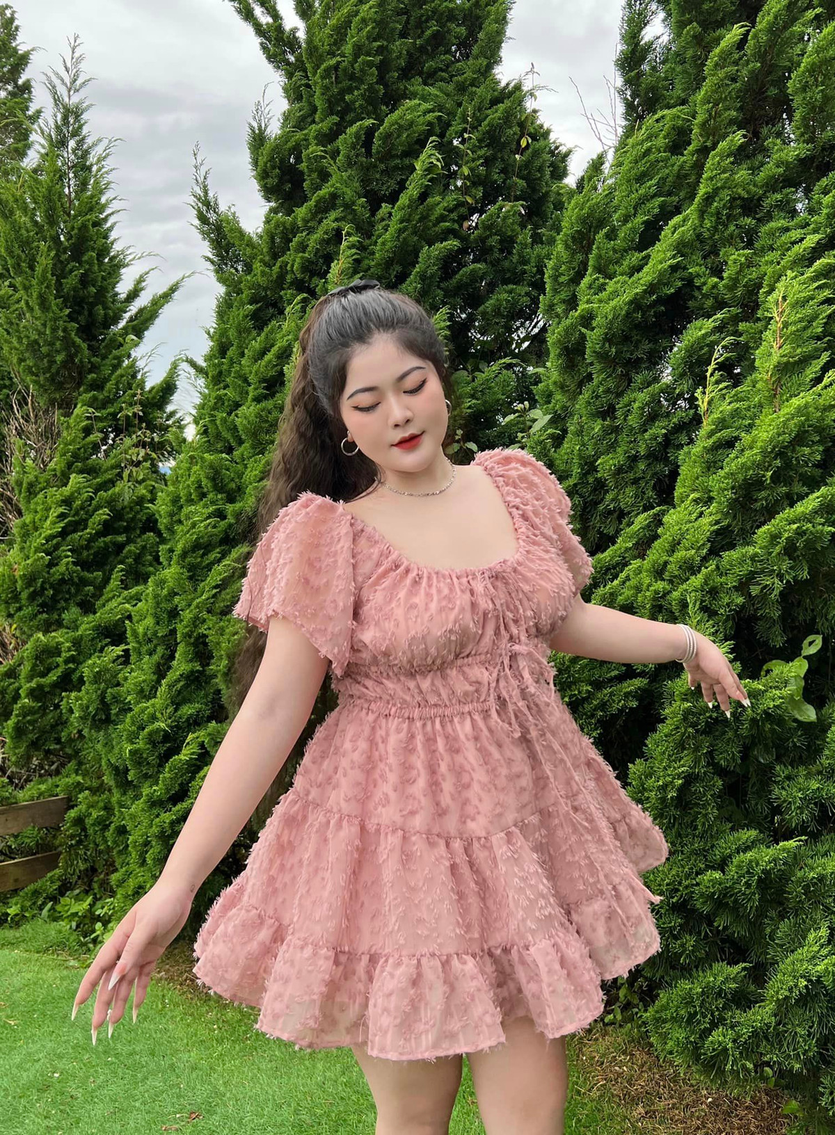 Tú Quyên luôn tự tin với dáng vóc của mình, không quan tâm những lời đàm tiếu xung quanh.