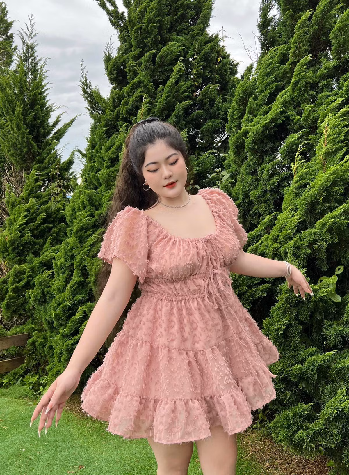 Tú Quyên luôn tự tin với dáng vóc của mình, không quan tâm những lời đàm tiếu xung quanh.