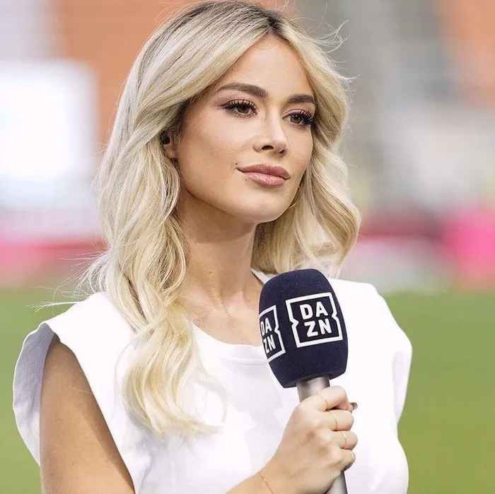 "Năm 2018, tôi hoàn toàn đơn độc trên sân. Nhưng bây giờ, ngày càng nhiều phụ nữ làm công việc này, và tôi rất hạnh phúc vì điều đó. Lúc đầu, rất khó để hòa nhập vào lĩnh vực do đàn ông thống trị này", Diletta Leotta chia sẻ.