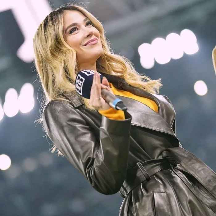 Leotta còn nhớ trận đấu gần đây nhất cô dẫn là Milan gặp Internazionale trên sân San Siro, không khí của trận derby thật sự điên cuồng. Nữ MC nói rằng bản thân rất may mắn khi được làm công việc mình yêu thích.