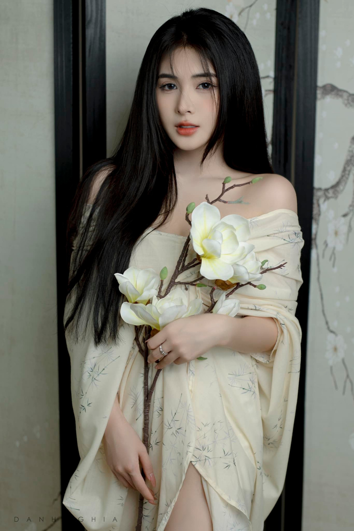 Xuất thân từ một streamer, Quỳnh Alee dần lấn sân sang nền tảng TikTok và ngày càng tạo dựng được tên tuổi và hình ảnh cho bản thân.