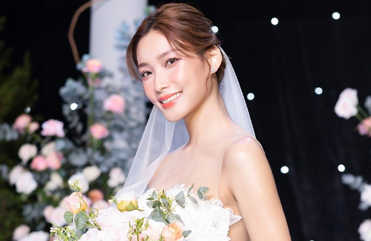 Phương Trinh được nhận xét sở hữu nhan sắc xinh đẹp, gương mặt đậm chất Á Đông và vóc dáng đẹp.