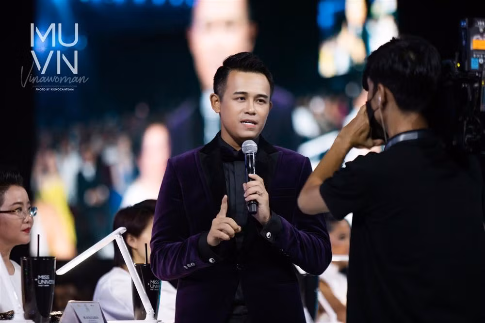 Theo nam MC nhà đài, nếu ai mới chập chững bước vào nghề, con số đầu tiên nhận được chỉ dừng ở mức vài trăm nghìn đồng.